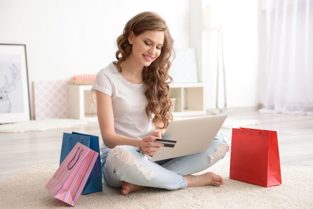 Как покупать одежду онлайн? Безопасные покупки в Интернете