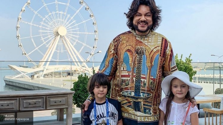 Филипп Киркоров во время отдыха приобщил детей к спорту