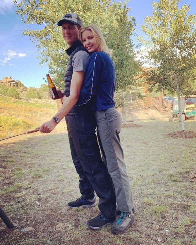 Иванка Трамп поделилась нежным фото с мужем на семейном отдыхе