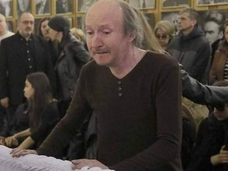 
            "Везде был заговор": на похороны сошедшего с ума актера Числова нет денег        