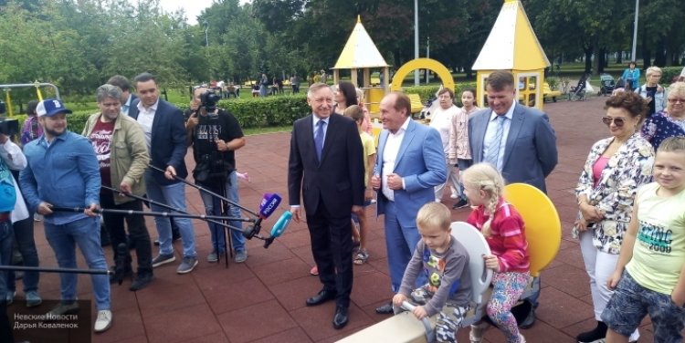 Александр Беглов поручил оборудовать детские площадки по всему городу с учетом новаций