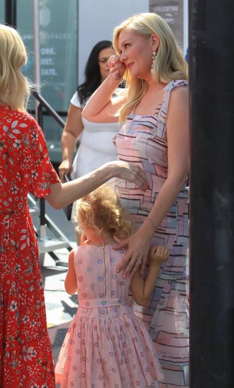 Кирстен Данст впервые показала сына публике