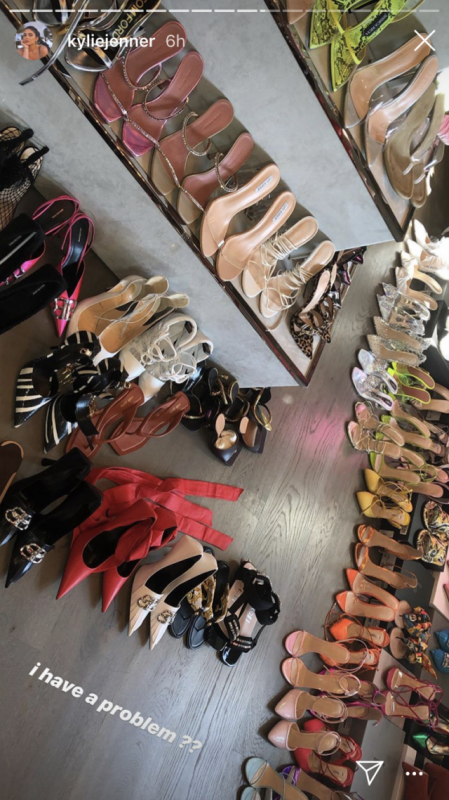 Кайли Дженнер похвасталась коллекцией дизайнерской обуви
