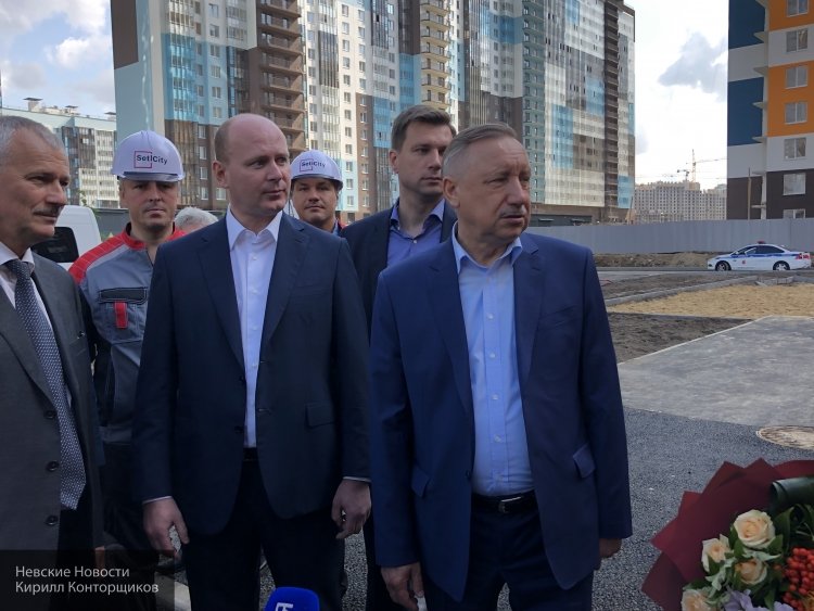 Александр Беглов поздравил строителей с профессиональным праздником