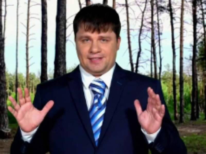 
            "Номер смешной, а ситуация страшная": Гарик Харламов жестко потроллил чиновников за пожары в Сибири        