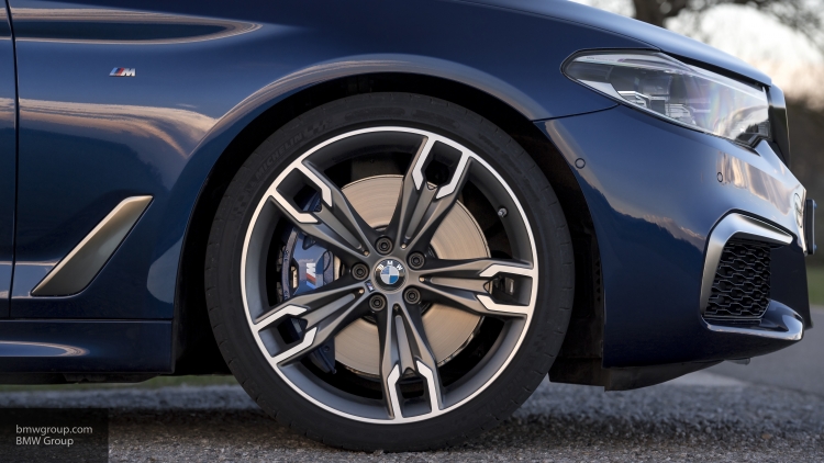 В Сети появились фото обновленной BMW 5 Series в кузове G30