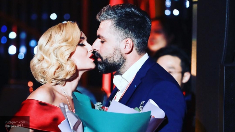 Полина Гагарина поздравила мужа с «мясной» свадьбой