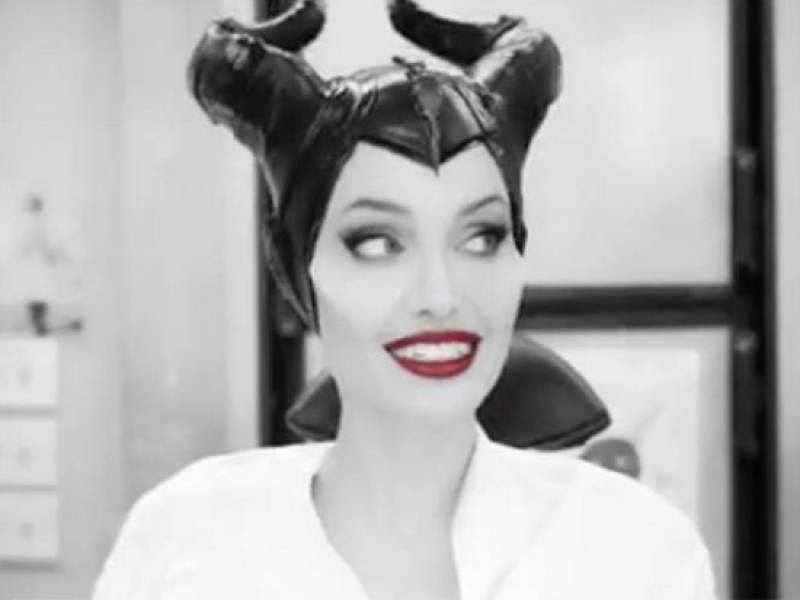 
        Видео превращения Анджелины Джоли в Малефисенту покорило Сеть    