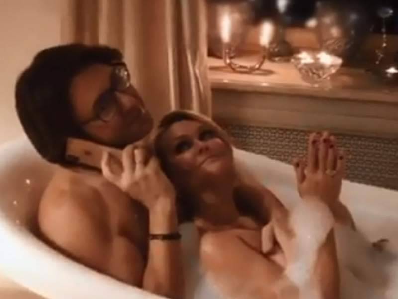 
            Голые Малахов и его жена записали на видео ответ Собчак из ванной, которая станет ведущей на Первом канале        