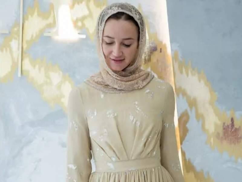 
            "А где трусы?": Ольга Бузова взбесила Сеть фото в мусульманской одежде        
