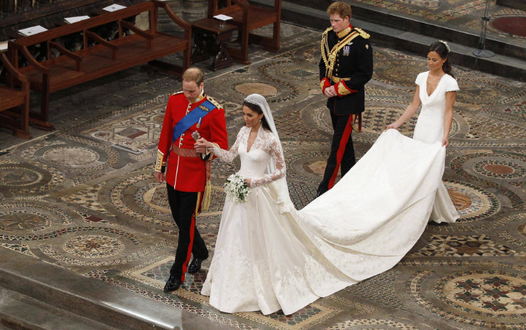 Внучка Елизаветы II решила нарушить королевскую традицию свадебным платьем