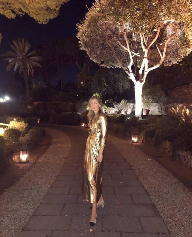 Мария Шарапова вновь надела золотое винтажное платье спустя 13 лет