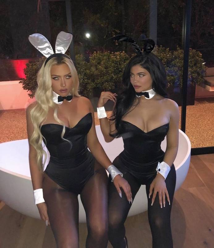 Кайли Дженнер примерила образ сексуального кролика Playboy