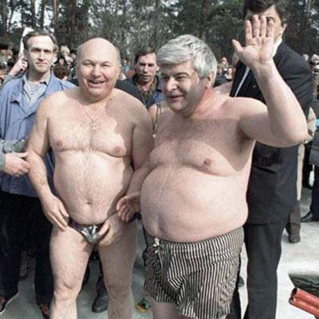 
            Мировые знаменитости на пляже        