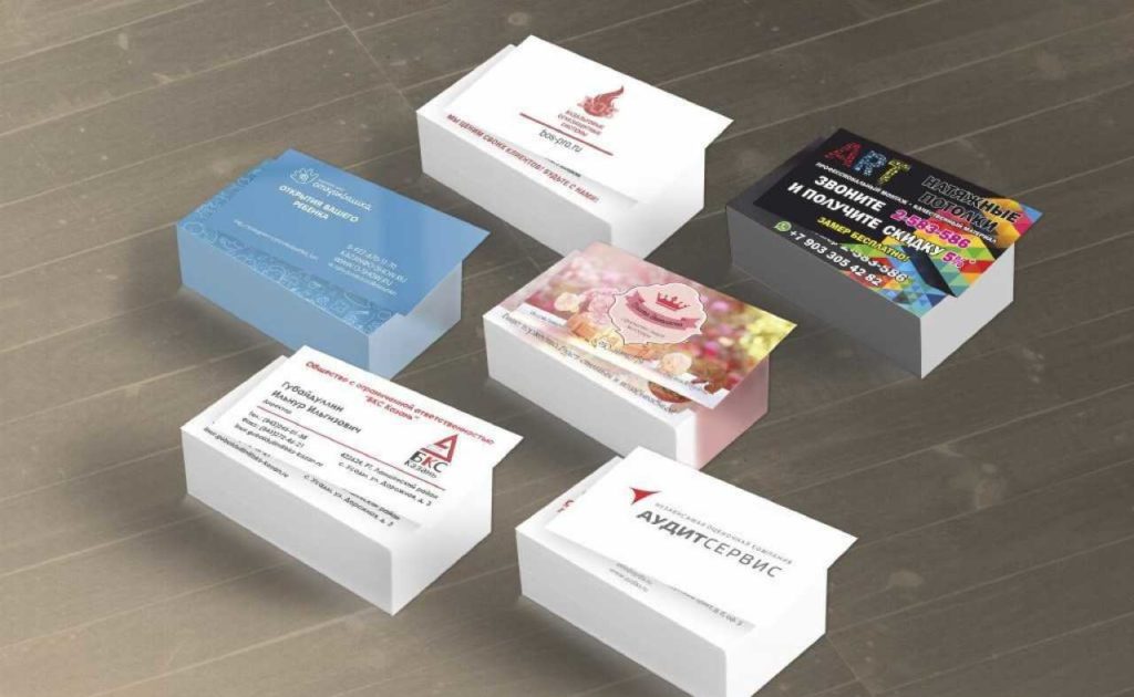 Футуристично, стильно и безопасно – пластиковые визитки на пике популярности