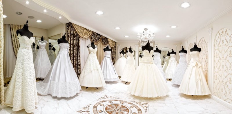 Чем отличается салон свадебных платьев от магазина