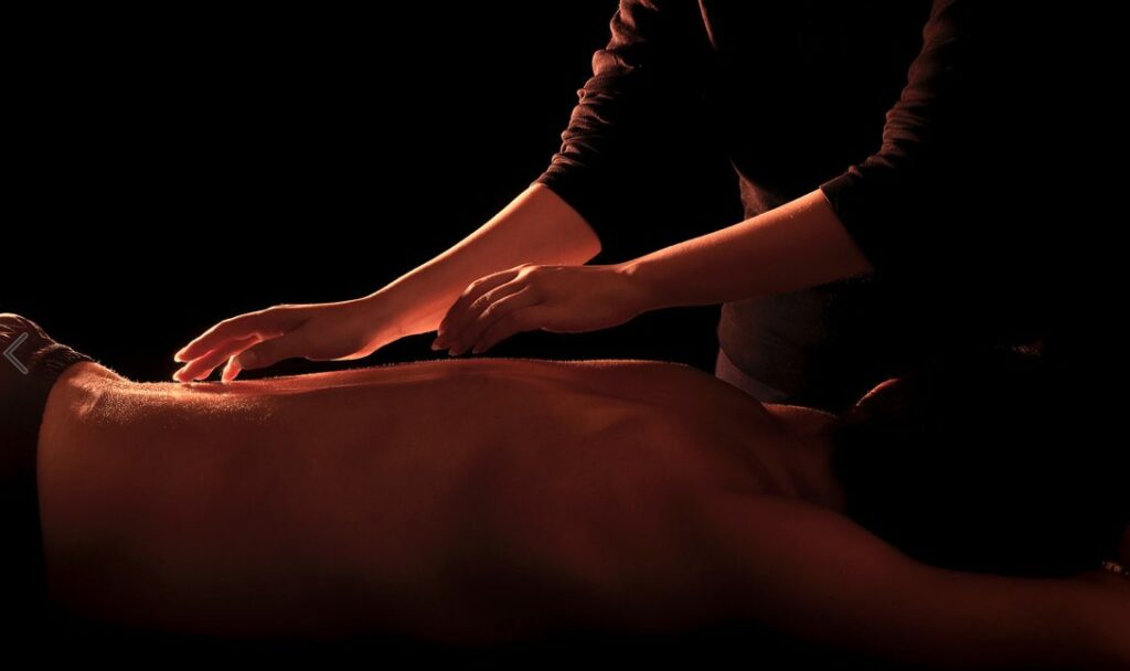 Как сделать эротический массаж? Советы и рекомендации
