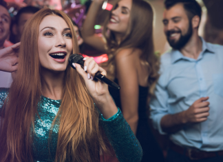 Проводим выходные в караоке-клубе «Голос» Проводим выходные в караоке-клубе «Голос»