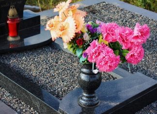 Гранитный цветник на могилу