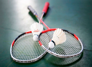 Какой нужен инвентарь и снаряжение для игры в бадминтон?