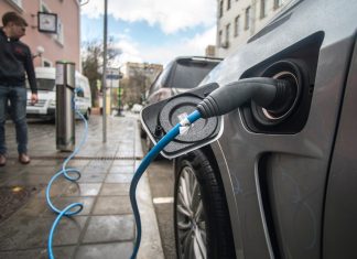 Дефицит зарядной инфраструктуры растет