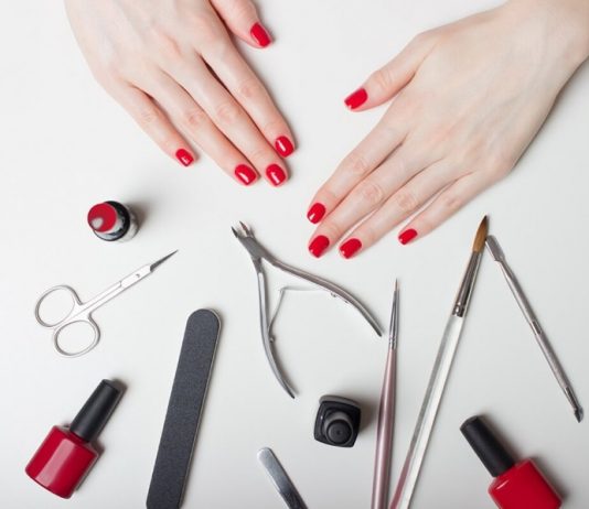 Преимущества магазина профессиональной косметики для маникюра