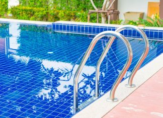 Сборка и установка каркасного бассейна на даче