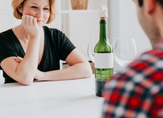 Помощь при алкогольной зависимости: признаки и выбор клиники