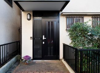 Входные двери: как выбрать надежный щит вашего дома