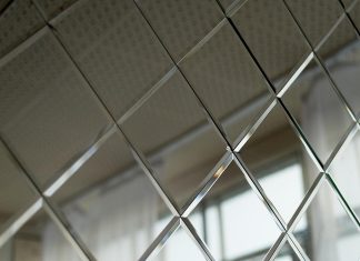 Как выбрать подходящий дизайн гравировки для вашего зеркала