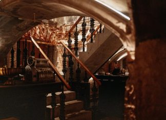 Обновленный Mendeleev Bar & Music: легендарный бар с новой концепцией, авторскими коктейлями и музыкальными сетами