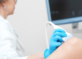 Почему важно сделать УЗИ нижних конечностей при первых признаках проблем с венами