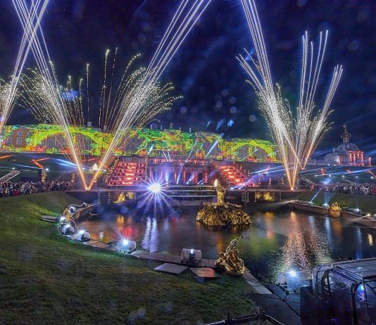 Осенний фестиваль фонтанов Петергоф: возрождение традиции