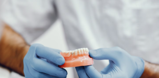 Протезирование зубов: современные решения для восстановления улыбки