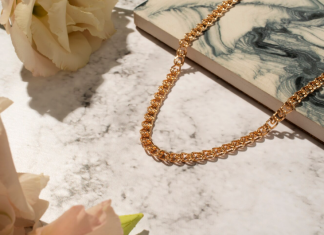 Стоит ли покупать женское золотое колье онлайн: все «за» и «против», советы по выбору и тренды