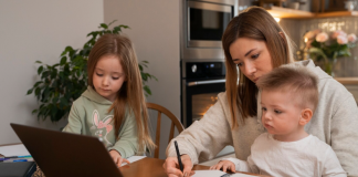 Семейные классы онлайн: современный формат обучения для детей