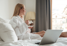 Классический двухместный номер с одной кроватью: комфортный выбор для отдыха и деловых поездок