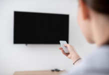 Почему телевизор перестал показывать: основные причины и способы решения