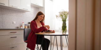 Как стиль кухни влияет на удобство прямой планировки: от эстетики к эргономике