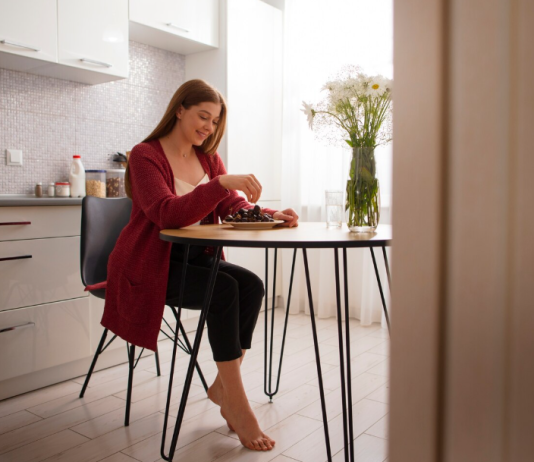 Как стиль кухни влияет на удобство прямой планировки: от эстетики к эргономике