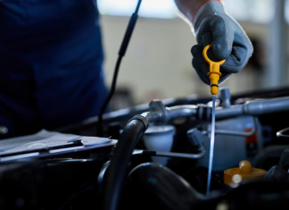 Замена масла в автомобиле: почему эта процедура так важна для двигателя