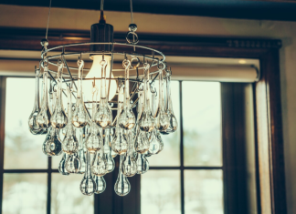 Люстра в интерьере: как выбрать идеальное освещение для дома